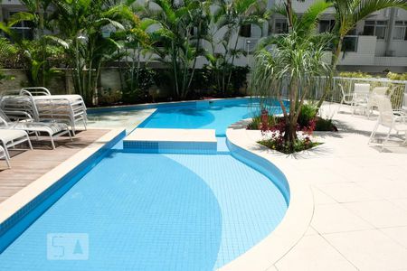 Apartamento à venda com 198m², 3 quartos e 2 vagasÁrea comum - Piscina