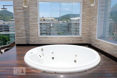 Apartamento à venda com 198m², 3 quartos e 2 vagasPiscina