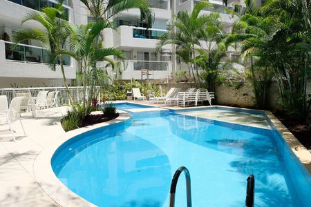 Apartamento à venda com 198m², 3 quartos e 2 vagasÁrea comum - Piscina