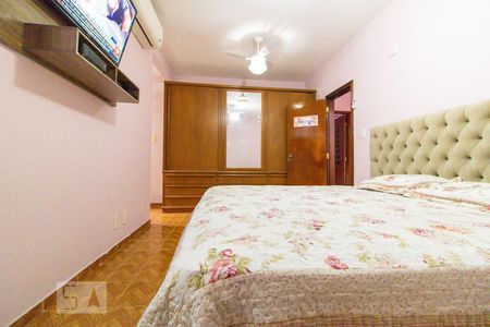 Casa à venda com 200m², 6 quartos e 4 vagas Casa à venda com 200m², 6 quartos e 4 vagasCasa Principal - Suíte 1