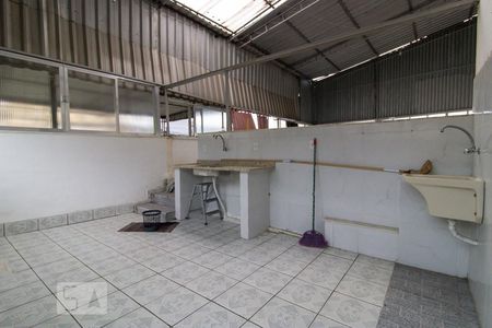 Casa à venda com 200m², 6 quartos e 4 vagas Casa à venda com 200m², 6 quartos e 4 vagas Área de Serviço do Terraço