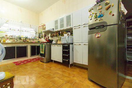 Casa à venda com 200m², 6 quartos e 4 vagas Casa à venda com 200m², 6 quartos e 4 vagasQuitinete 2 - Cozinha