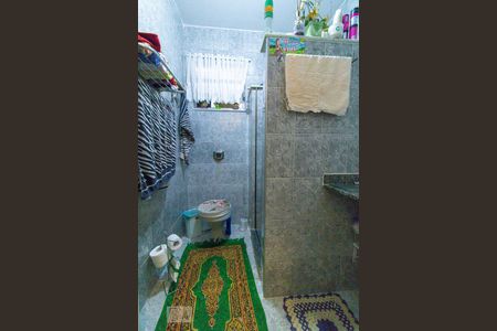 Casa à venda com 200m², 6 quartos e 4 vagas Casa à venda com 200m², 6 quartos e 4 vagasQuitinete 2 - Banheiro