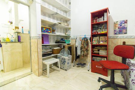 Casa à venda com 200m², 6 quartos e 4 vagas Casa à venda com 200m², 6 quartos e 4 vagasQuitinete 1 - Quarto
