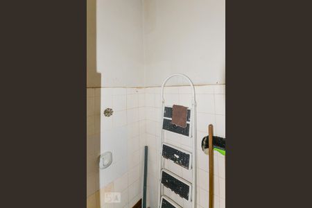 Apartamento à venda com 130m², 2 quartos e 1 vaga Apartamento à venda com 130m², 2 quartos e 1 vagaBanheiro de Serviço