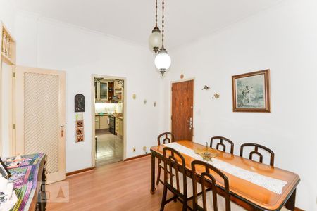 Apartamento à venda com 130m², 2 quartos e 1 vaga Apartamento à venda com 130m², 2 quartos e 1 vagaSala de Jantar