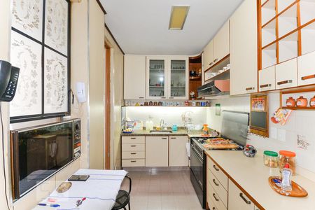 Apartamento à venda com 130m², 2 quartos e 1 vaga Apartamento à venda com 130m², 2 quartos e 1 vagaCozinha