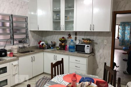 Casa à venda com 150m², 3 quartos e 2 vagas Casa à venda com 150m², 3 quartos e 2 vagasCozinha