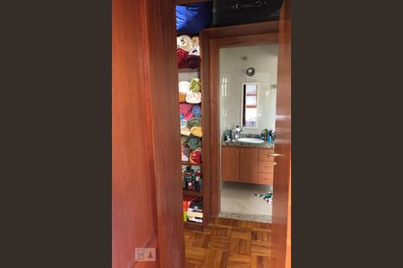 Casa à venda com 150m², 3 quartos e 2 vagas Casa à venda com 150m², 3 quartos e 2 vagasSuíte