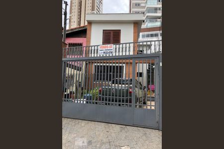 Casa à venda com 150m², 3 quartos e 2 vagas Casa à venda com 150m², 3 quartos e 2 vagasFachada