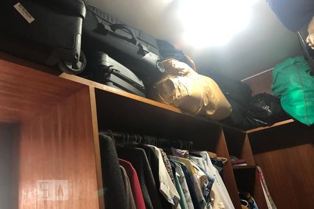 Casa à venda com 150m², 3 quartos e 2 vagas Casa à venda com 150m², 3 quartos e 2 vagasSuíte