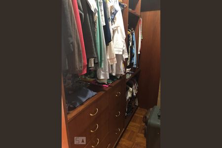 Casa à venda com 150m², 3 quartos e 2 vagas Casa à venda com 150m², 3 quartos e 2 vagasSuíte