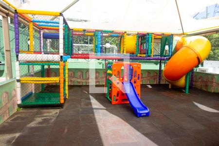 Apartamento à venda com 49m², 2 quartos e 1 vaga Apartamento à venda com 49m², 2 quartos e 1 vagaÁrea comum - Playground