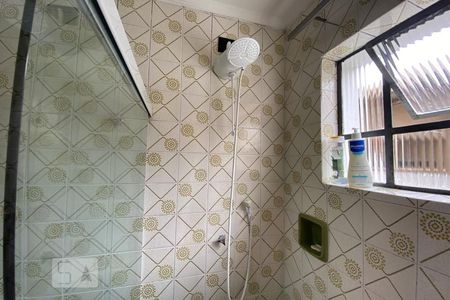 Casa à venda com 150m², 3 quartos e 2 vagas Casa à venda com 150m², 3 quartos e 2 vagasChuveiro