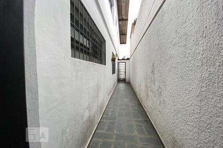 Casa à venda com 150m², 3 quartos e 2 vagas Casa à venda com 150m², 3 quartos e 2 vagasCorredor