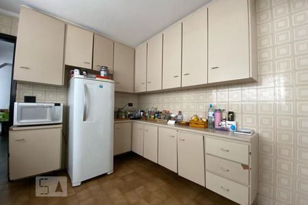 Casa à venda com 150m², 3 quartos e 2 vagas Casa à venda com 150m², 3 quartos e 2 vagasCozinha - Armários