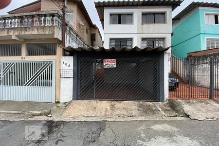 Casa à venda com 150m², 3 quartos e 2 vagas Casa à venda com 150m², 3 quartos e 2 vagasFachada