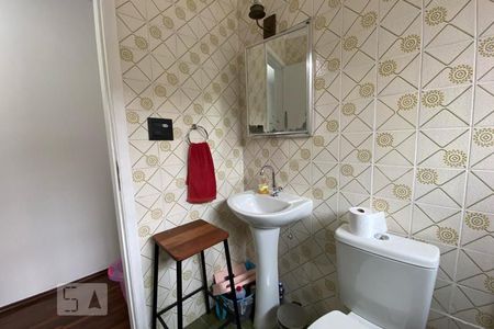 Casa à venda com 150m², 3 quartos e 2 vagas Casa à venda com 150m², 3 quartos e 2 vagasBanheiro