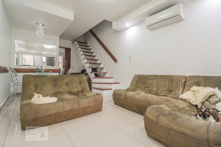 Sala de casa de condomínio para alugar com 2 quartos, 90m² em Freguesia (jacarepaguá), Rio de Janeiro