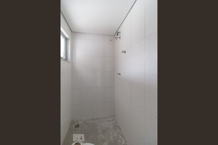 Banheiro de kitnet/studio para alugar com 1 quarto, 20m² em Vila Indiana, São Paulo