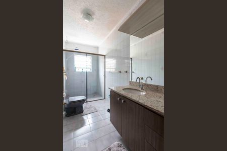 Casa à venda com 183m², 3 quartos e 3 vagas Casa à venda com 183m², 3 quartos e 3 vagasBanheiro Corredor