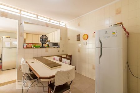 Casa à venda com 280m², 3 quartos e 6 vagas Casa à venda com 280m², 3 quartos e 6 vagasCozinha