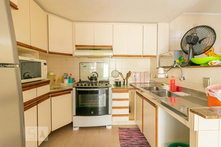 Casa à venda com 280m², 3 quartos e 6 vagas Casa à venda com 280m², 3 quartos e 6 vagasCozinha