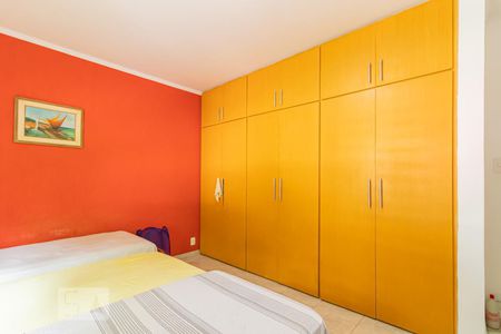 Casa à venda com 280m², 3 quartos e 6 vagas Casa à venda com 280m², 3 quartos e 6 vagasSuite