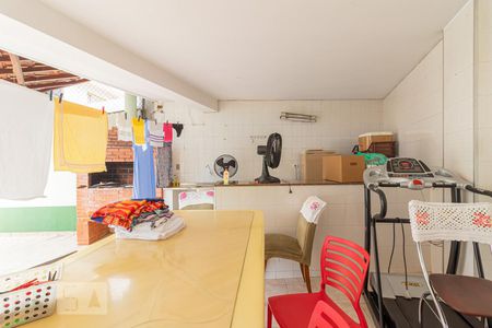 Casa à venda com 280m², 3 quartos e 6 vagas Casa à venda com 280m², 3 quartos e 6 vagasChurrasqueira