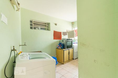 Casa à venda com 280m², 3 quartos e 6 vagas Casa à venda com 280m², 3 quartos e 6 vagasÁrea de Serviço