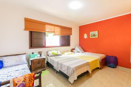 Casa à venda com 280m², 3 quartos e 6 vagas Casa à venda com 280m², 3 quartos e 6 vagasSuite