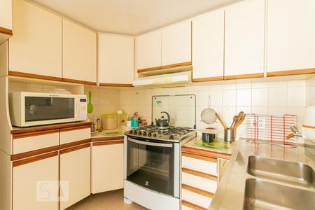 Casa à venda com 280m², 3 quartos e 6 vagas Casa à venda com 280m², 3 quartos e 6 vagasCozinha