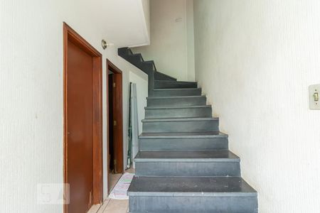 Casa à venda com 280m², 3 quartos e 6 vagas Casa à venda com 280m², 3 quartos e 6 vagasEscada Para o Salão