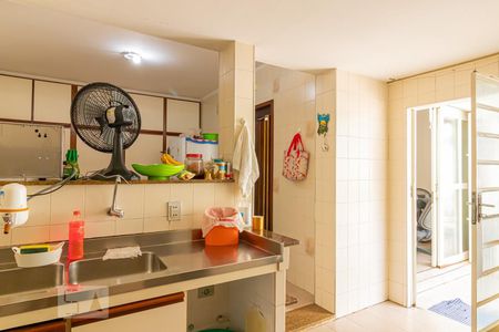 Casa à venda com 280m², 3 quartos e 6 vagas Casa à venda com 280m², 3 quartos e 6 vagasCozinha