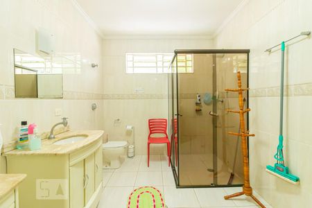 Casa à venda com 280m², 3 quartos e 6 vagas Casa à venda com 280m², 3 quartos e 6 vagasBanheiro da Suite