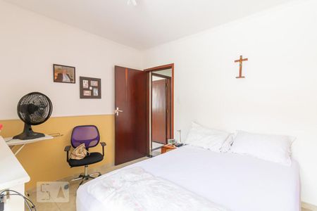 Casa à venda com 280m², 3 quartos e 6 vagas Casa à venda com 280m², 3 quartos e 6 vagasQuarto 2