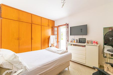 Casa à venda com 280m², 3 quartos e 6 vagas Casa à venda com 280m², 3 quartos e 6 vagasQuarto 2