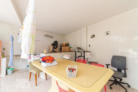 Casa à venda com 280m², 3 quartos e 6 vagas Casa à venda com 280m², 3 quartos e 6 vagasChurrasqueira