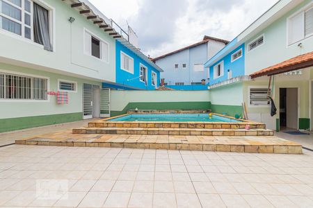 Casa à venda com 280m², 3 quartos e 6 vagas Casa à venda com 280m², 3 quartos e 6 vagasPiscina