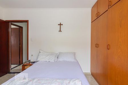 Casa à venda com 280m², 3 quartos e 6 vagas Casa à venda com 280m², 3 quartos e 6 vagasQuarto 2