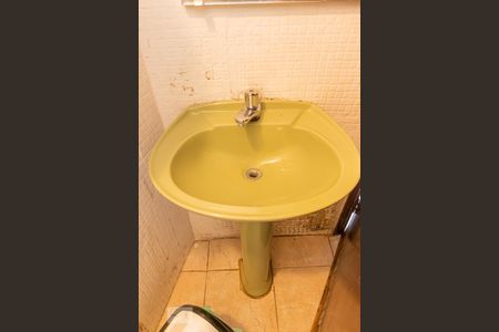 Casa à venda com 280m², 3 quartos e 6 vagas Casa à venda com 280m², 3 quartos e 6 vagasBanheiro de Serviço