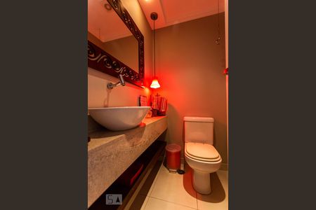 Apartamento à venda com 121m², 2 quartos e 2 vagas Apartamento à venda com 121m², 2 quartos e 2 vagasLavabo