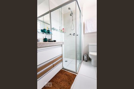 Apartamento à venda com 121m², 2 quartos e 2 vagas Apartamento à venda com 121m², 2 quartos e 2 vagasBanheiro da Suite 1