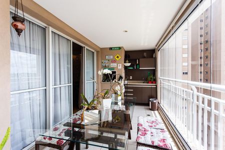Apartamento à venda com 121m², 2 quartos e 2 vagas Apartamento à venda com 121m², 2 quartos e 2 vagasvaranda