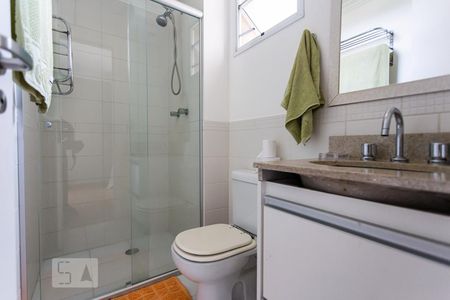 Apartamento à venda com 121m², 2 quartos e 2 vagas Apartamento à venda com 121m², 2 quartos e 2 vagasBanheiro da Suite 2