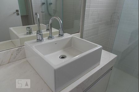 Apartamento à venda com 144m², 3 quartos e 3 vagasBanheiro da Suíte 1