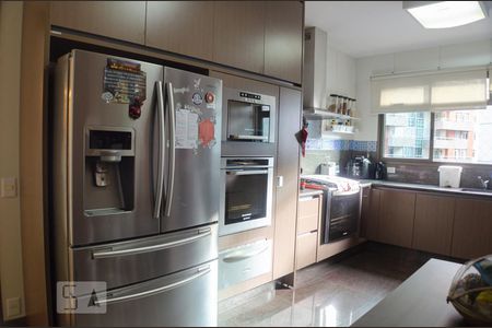 Apartamento à venda com 400m², 4 quartos e 6 vagasCozinha