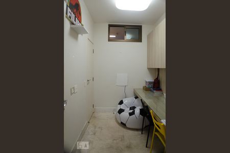 Apartamento à venda com 400m², 4 quartos e 6 vagasEscritório 2