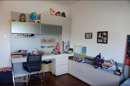 Apartamento à venda com 400m², 4 quartos e 6 vagasSuíte 2