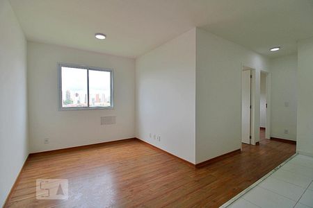 Sala de apartamento para alugar com 2 quartos, 40m² em Paraíso do Morumbi, São Paulo